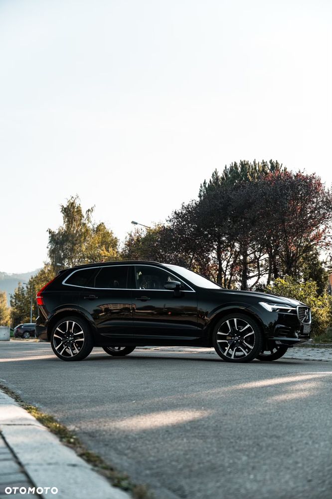 Volvo XC 60 T5 AWD R-Design - 2