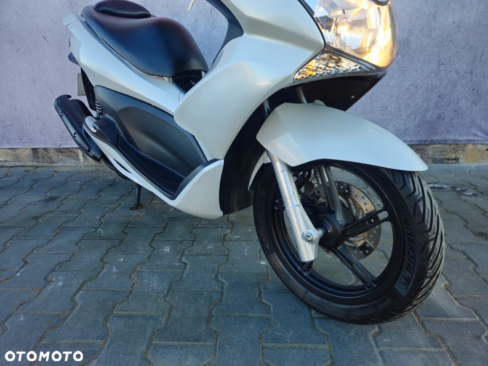 Honda PCX - 11