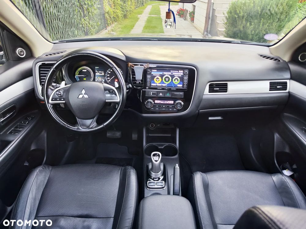 Mitsubishi Outlander - 36