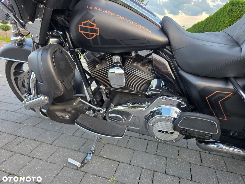 Harley-Davidson FLHTCU Ultra - 12