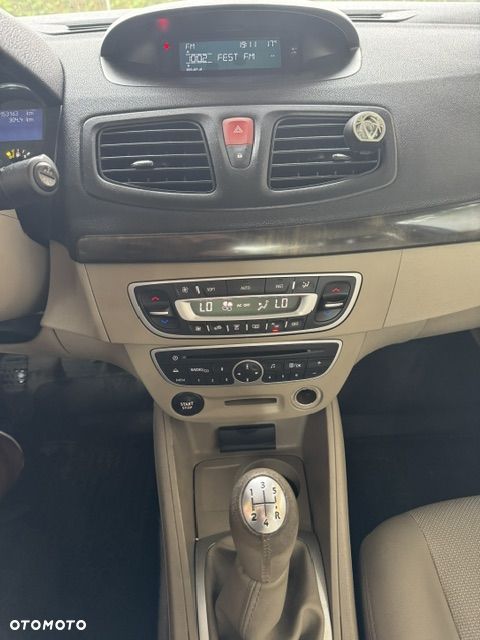 Renault Fluence 1.6 16V Privilege - 12