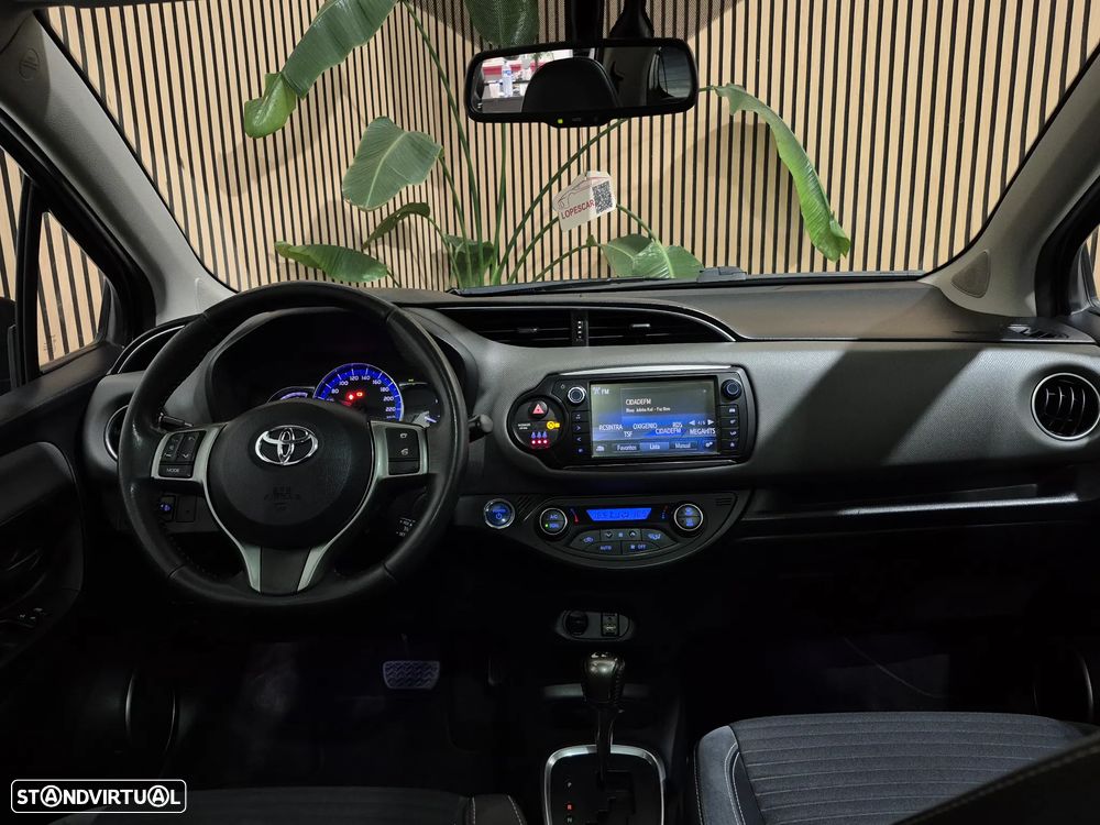 Toyota Yaris 1.5 HSD Comfort +P.Style+P.Techno - 12