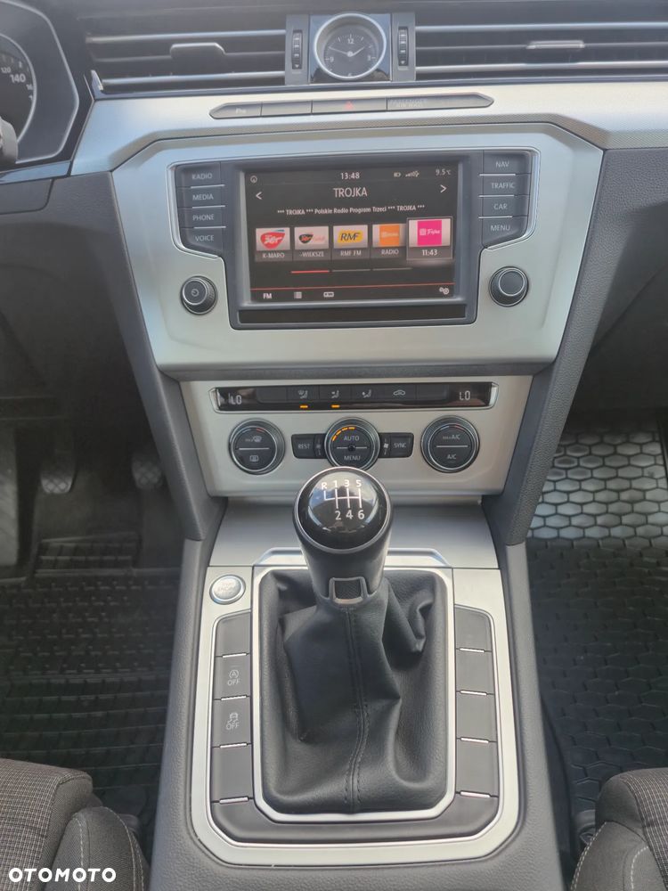 Volkswagen Passat 1.8 TSI BMT Comfortline - 13