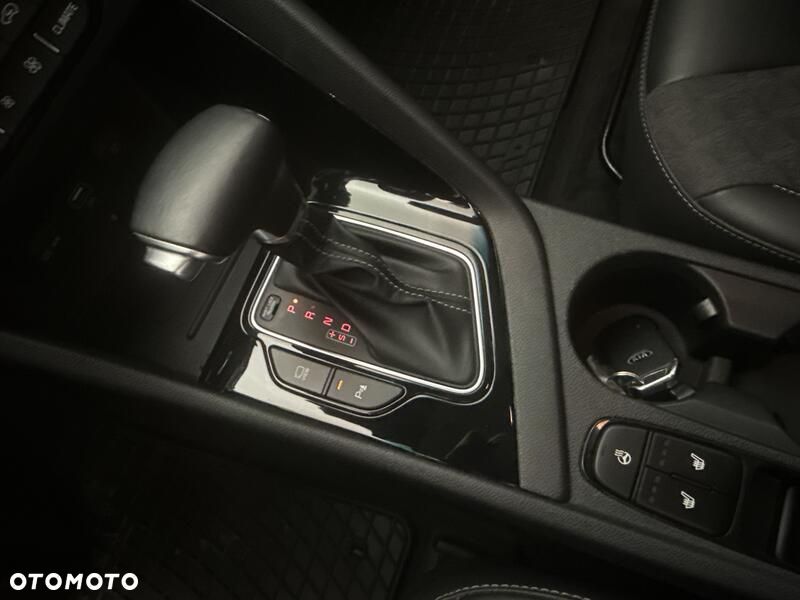 Kia Niro 1.6 GDI Hybrid L Business Line - 19
