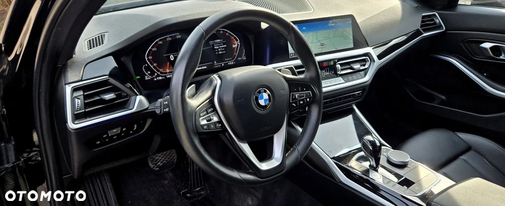 BMW Seria 3 320d xDrive Sport Line Shadow sport - 24