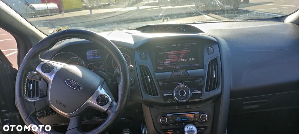 Ford Focus 2.0 EcoBoost ST mit Leder-Sport-Paket - 7