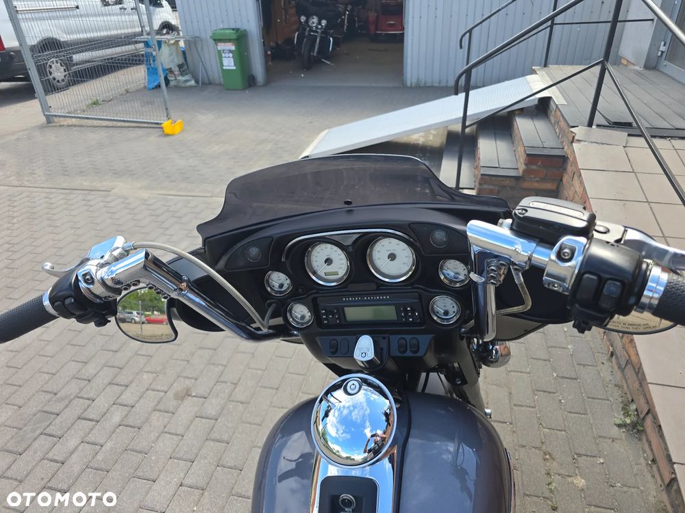 Harley-Davidson Touring Street Glide - 19