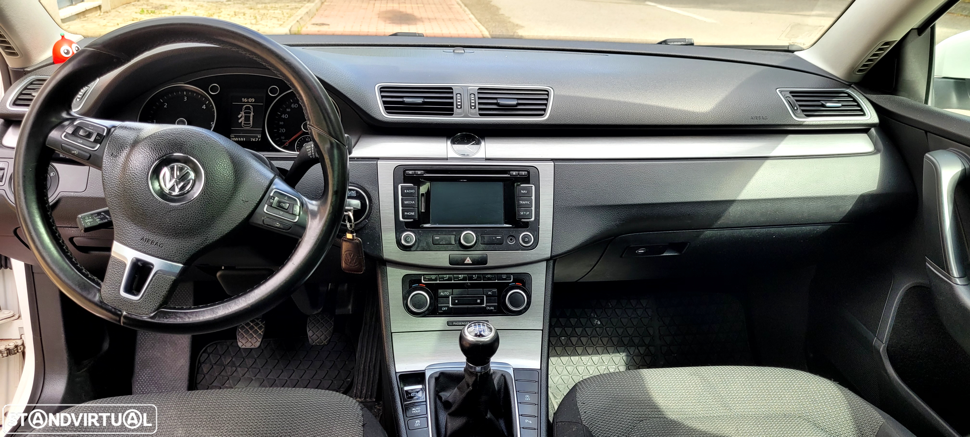 VW Passat 2.0 TDI Confortline - 4
