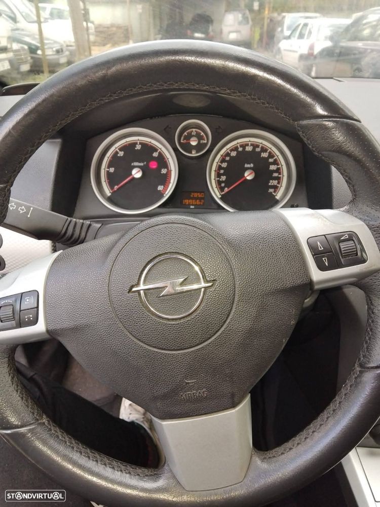 Opel Astra GTC 1.3 CDTI - 8