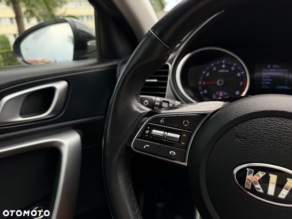 Kia Ceed 1.4 CVVT Dream-Team Edition - 36