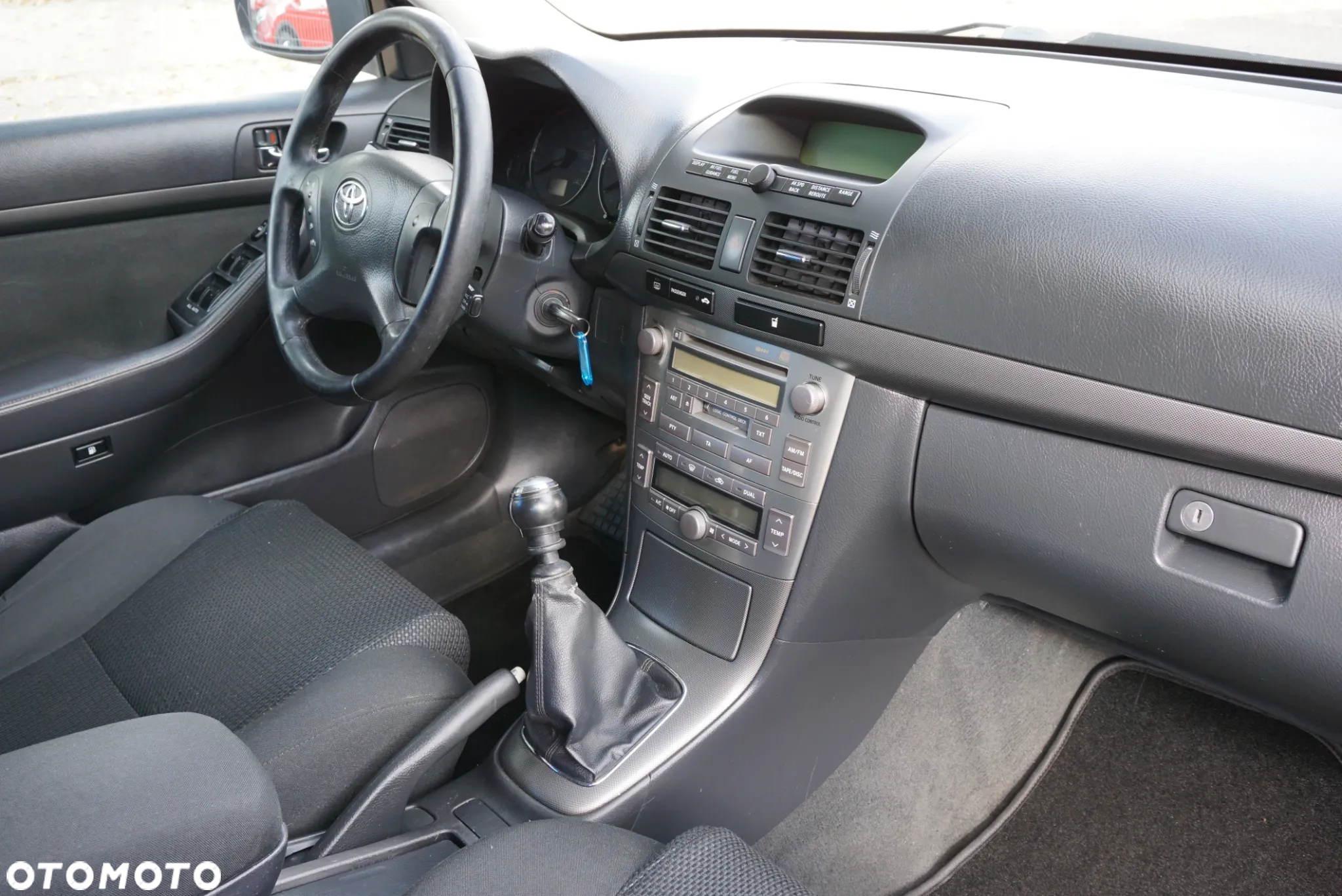 Toyota Avensis 2.2 D-4D Sol - 17