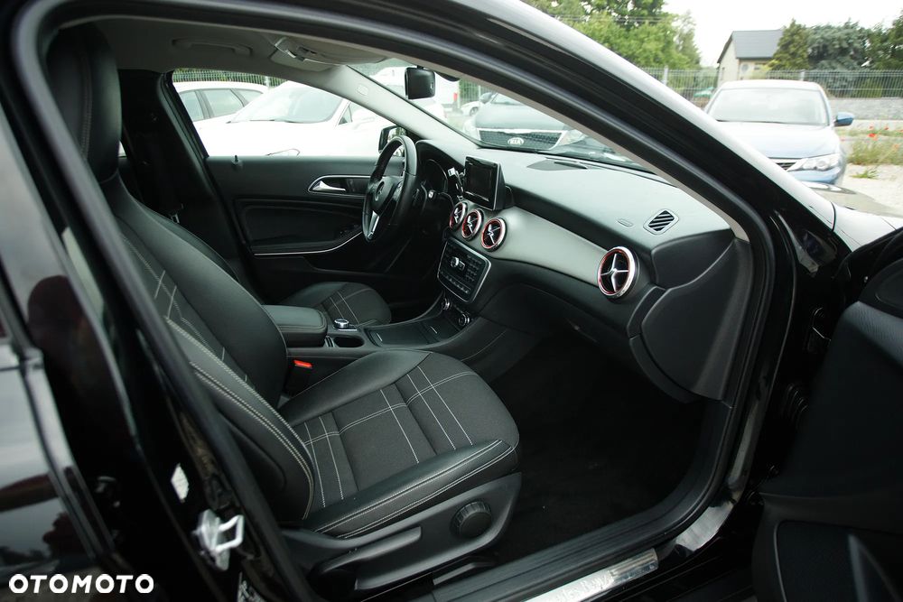 Mercedes-Benz GLA 220 CDI 4Matic 7G-DCT - 18