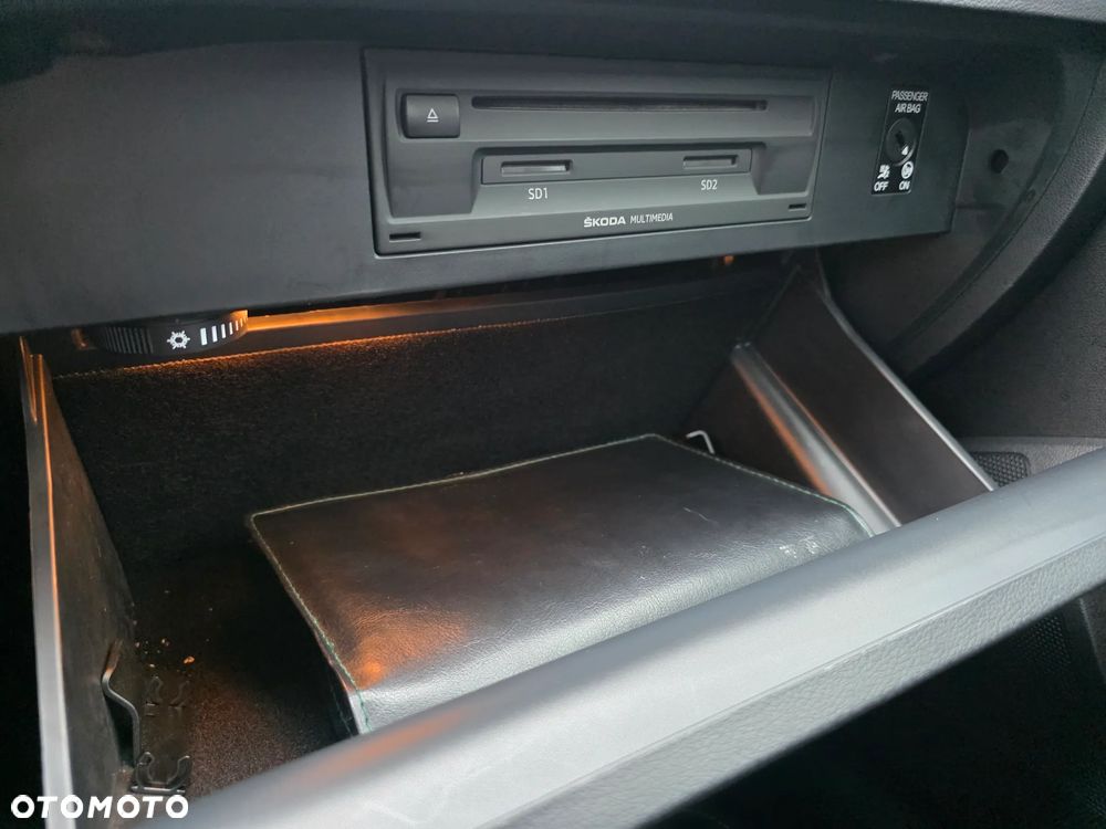 Skoda Octavia 2.0 TSI RS DSG - 21