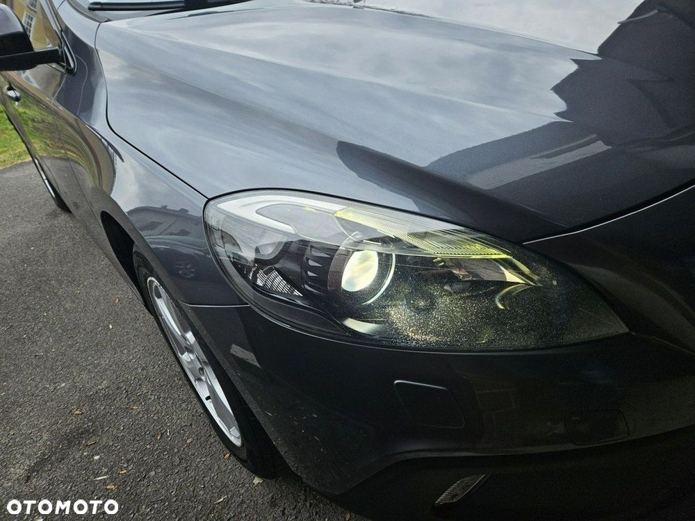 Volvo V40 Cross Country - 32