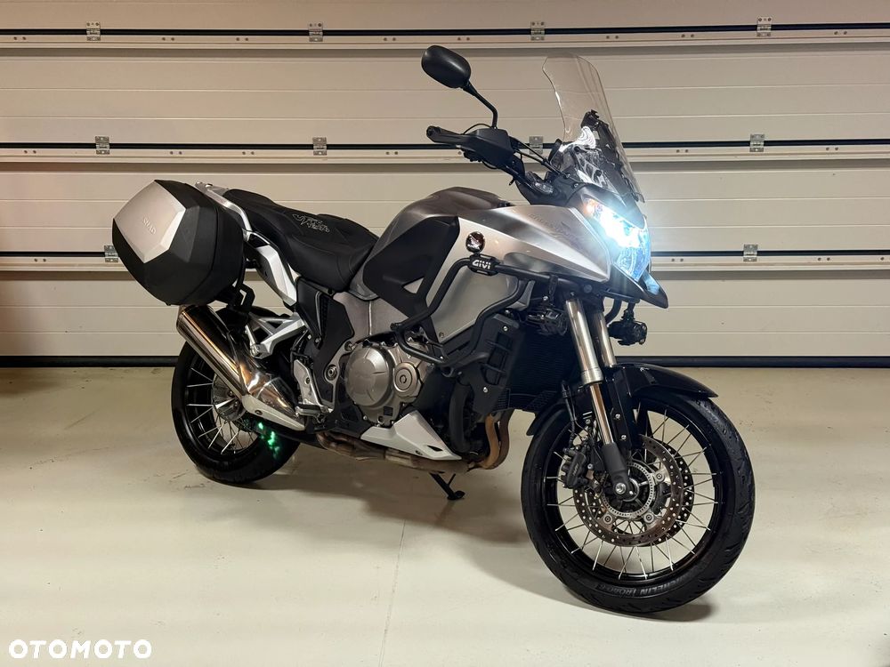 Honda VFR - 4