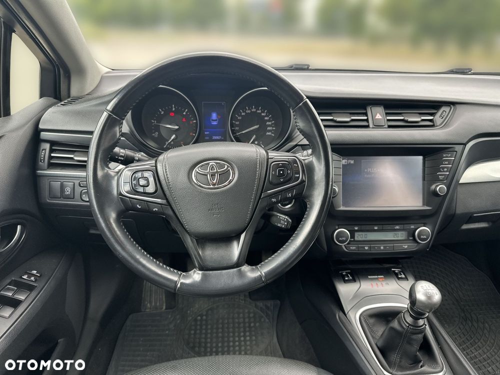 Toyota Avensis 2.0 D-4D Premium - 17