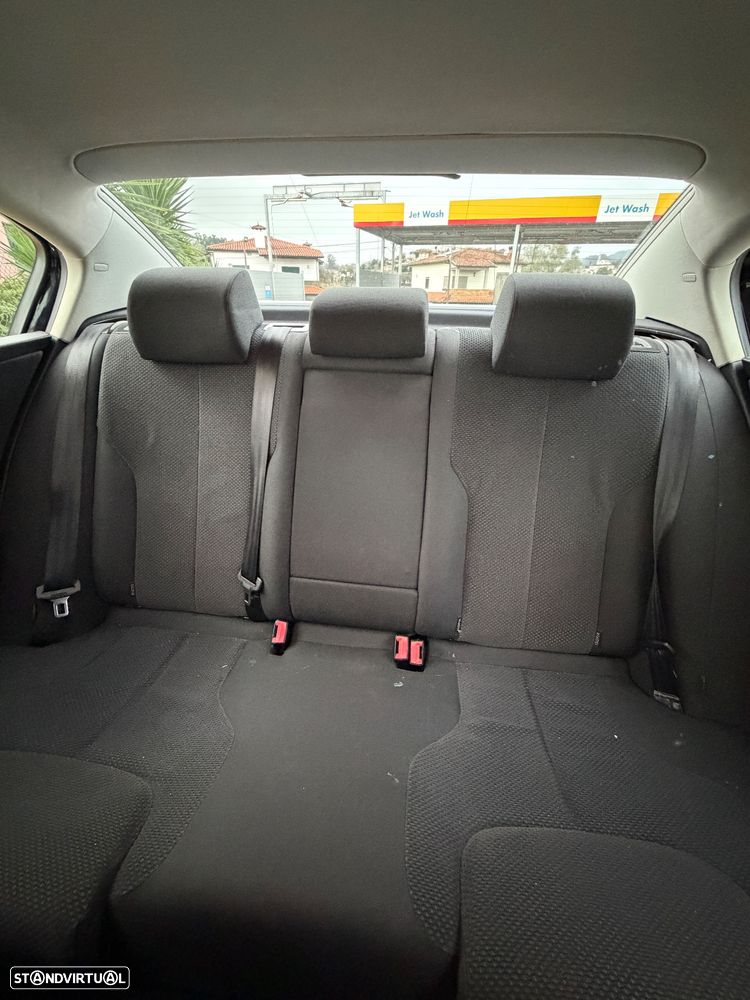 VW Passat 2.0 TDI Highline - 17