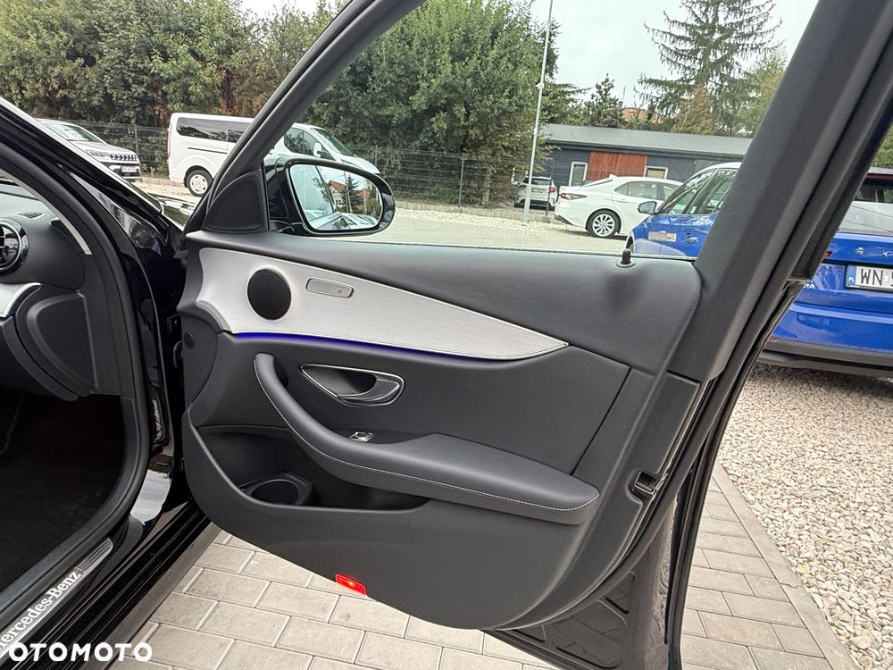 Mercedes-Benz Klasa E 220 d 4-Matic Avantgarde - 21