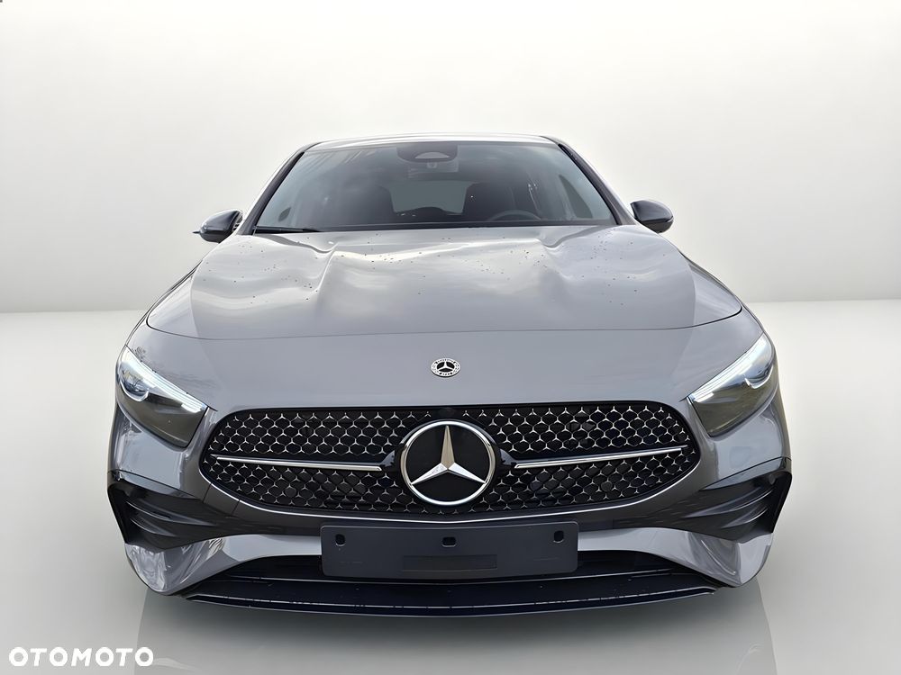 Mercedes-Benz Klasa A 200 AMG Line 7G-DCT - 3