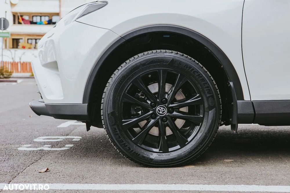 Toyota RAV4 - 6