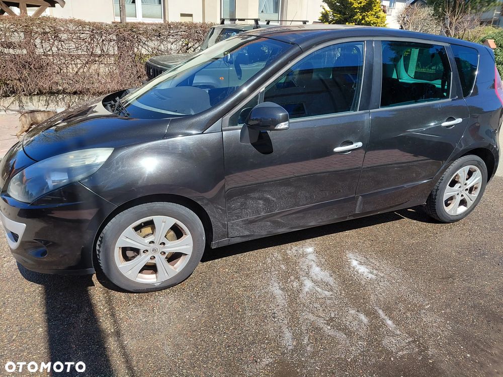 Renault Scenic 1.6 16V 110 TomTom Edition - 1