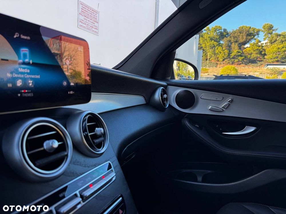 Mercedes-Benz GLC 300 4Matic 9G-TRONIC - 24