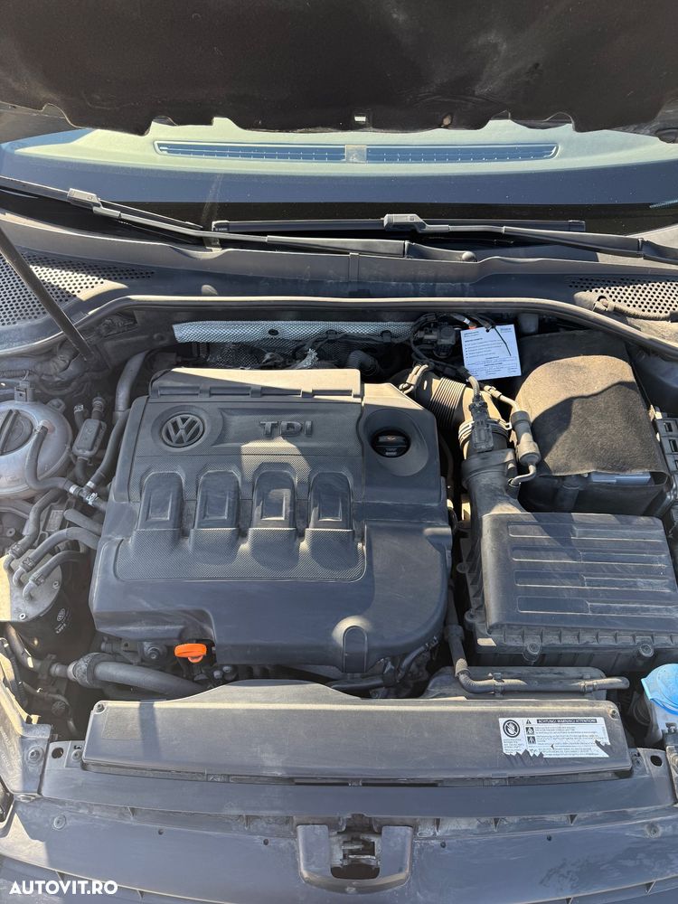 Volkswagen Golf 1.6 TDI DPF Comfortline - 20