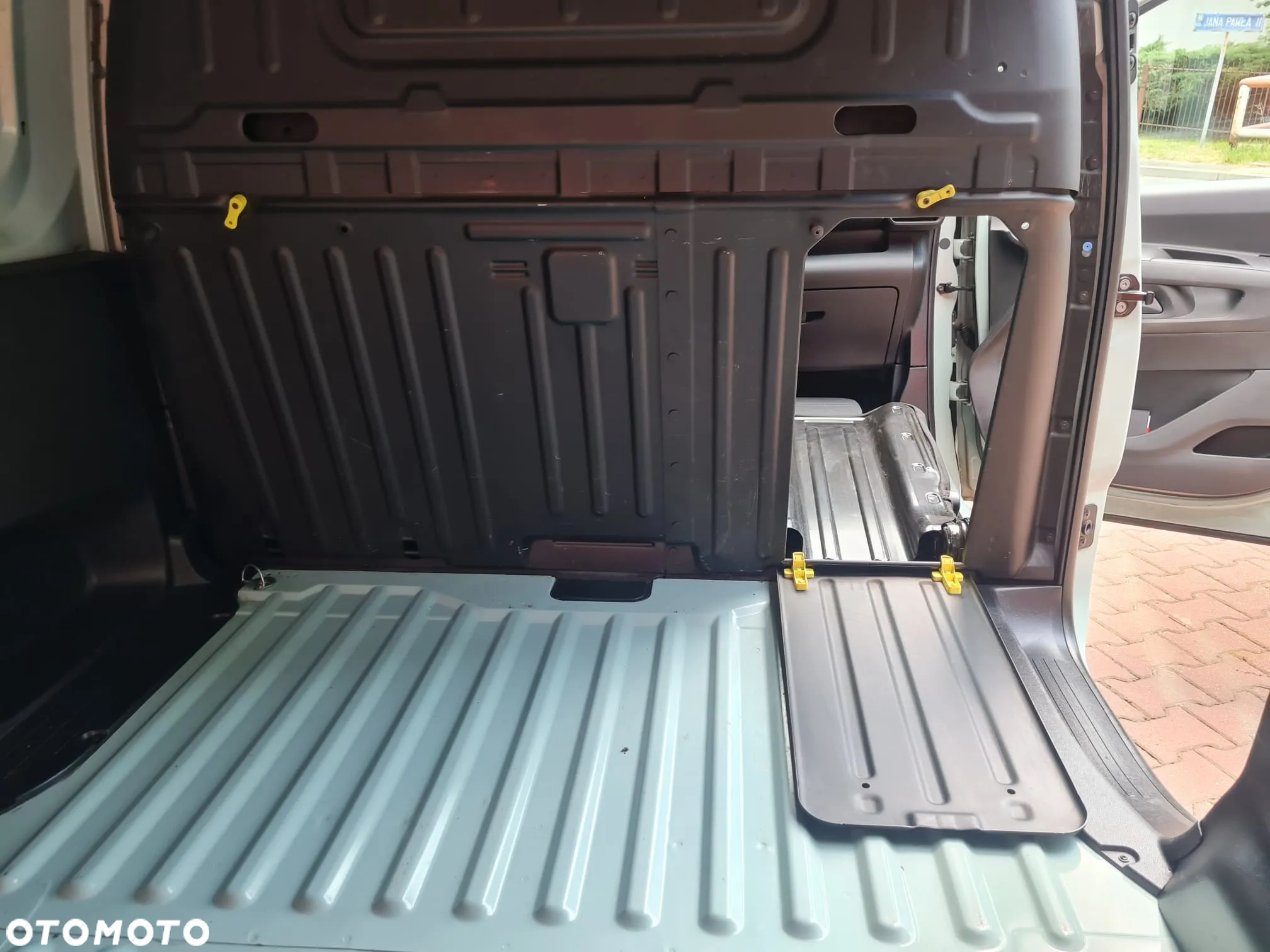 Citroën BERLINGO - 23
