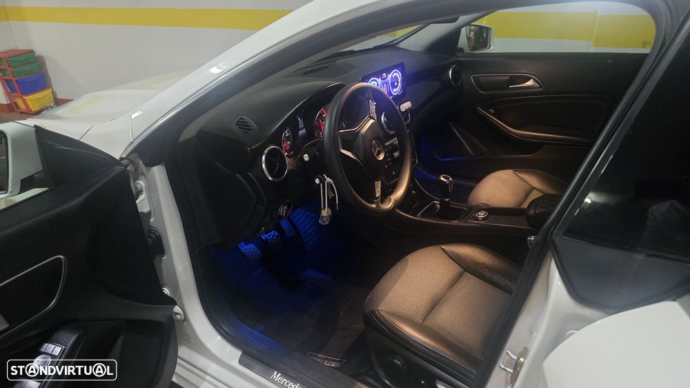 Mercedes-Benz CLA 180 - 5