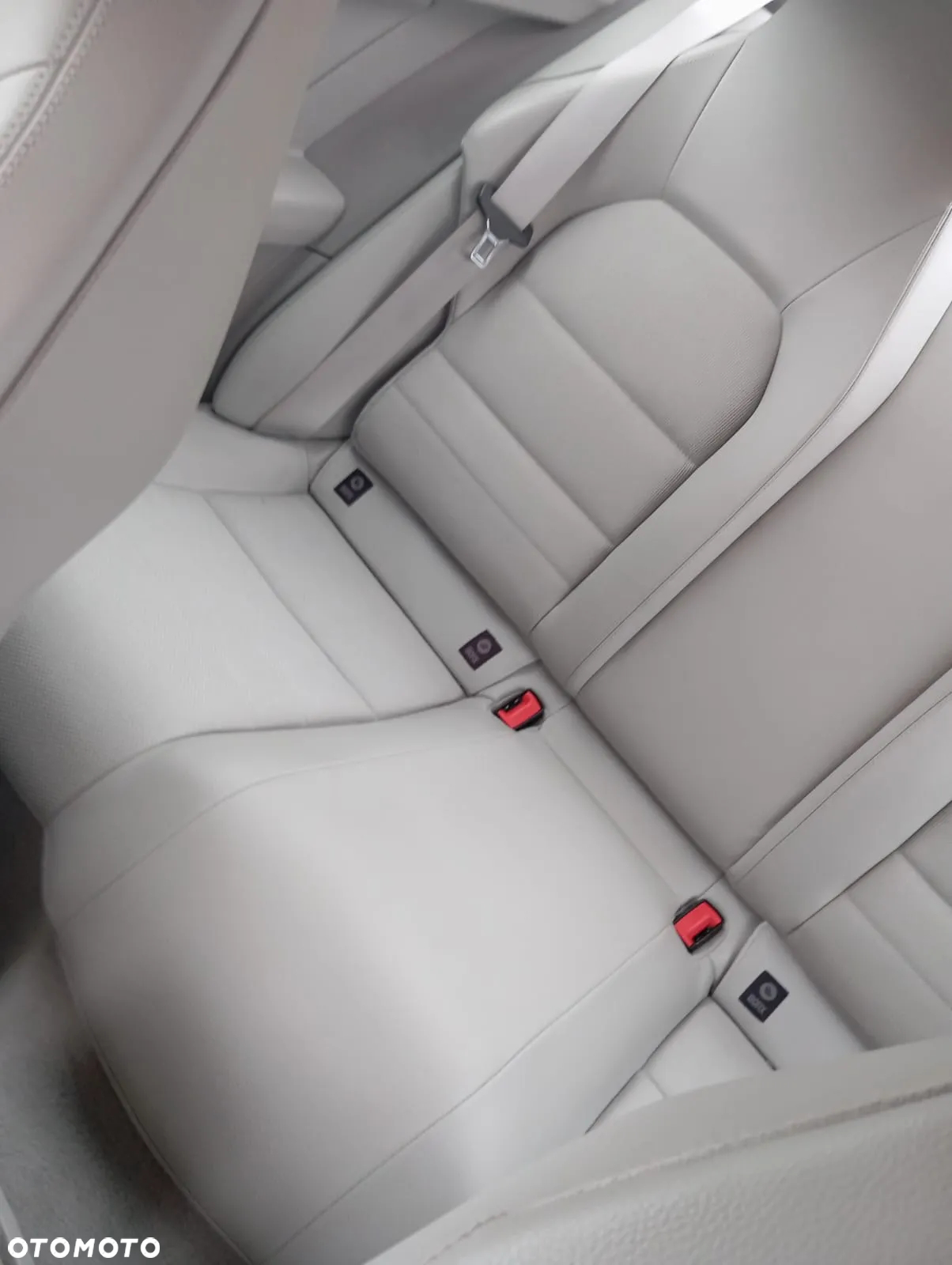 Mercedes-Benz Klasa C 180 CGI BlueEff - 6