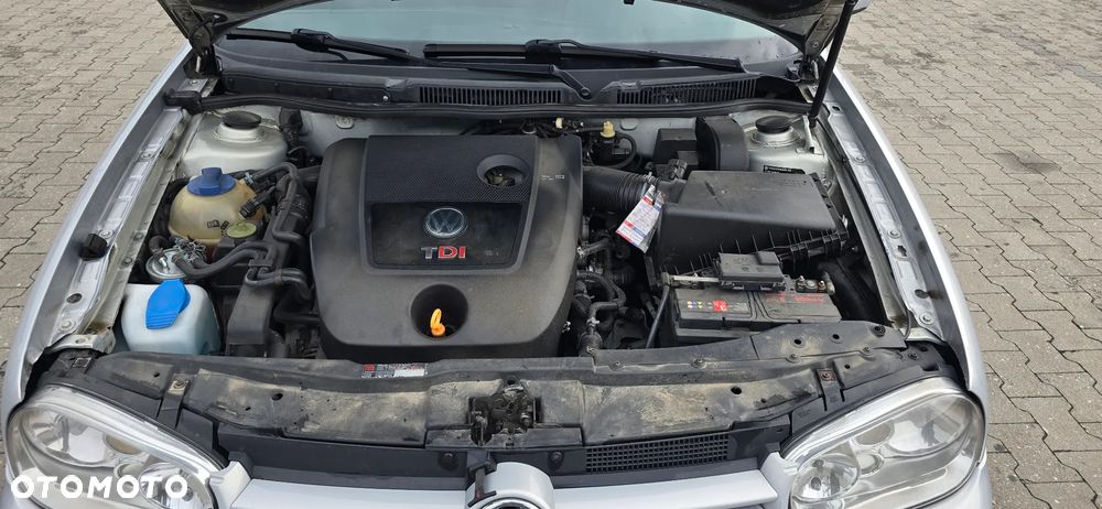Volkswagen Golf 1.9 TDI Highline - 16