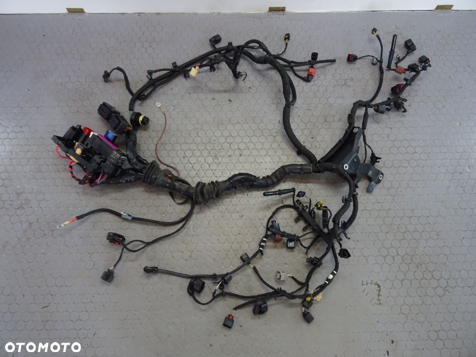 8K1971074ED wiazka silnika instalacja 2.0 TDI CNH Audi A4 A5 B8 lift