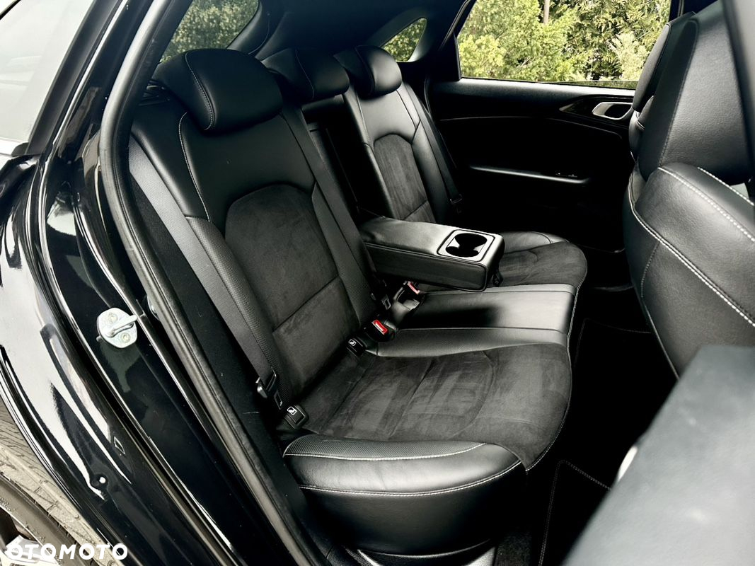 Kia Ceed - 8