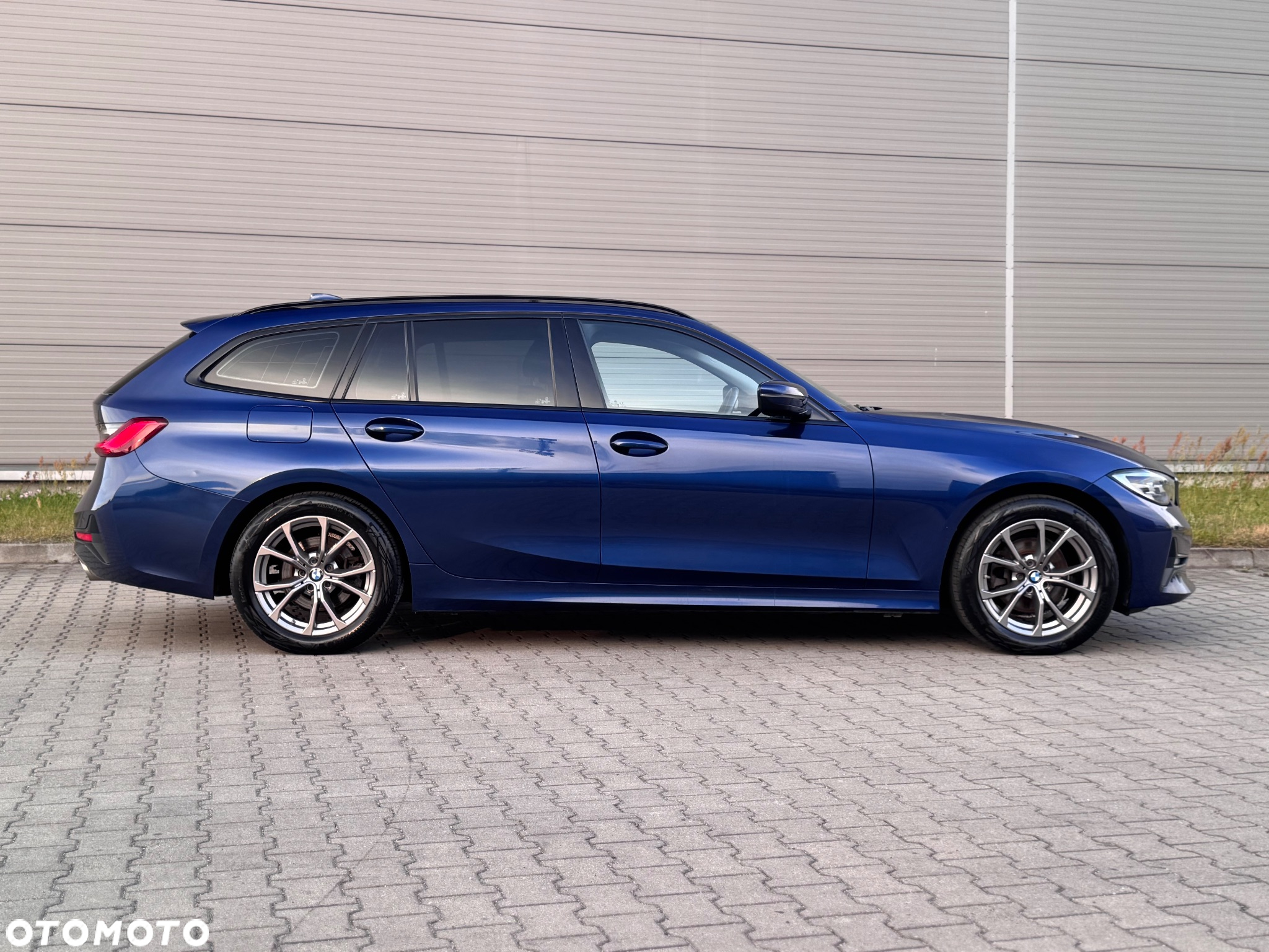 BMW Seria 3 320d Touring Sport Line - 12