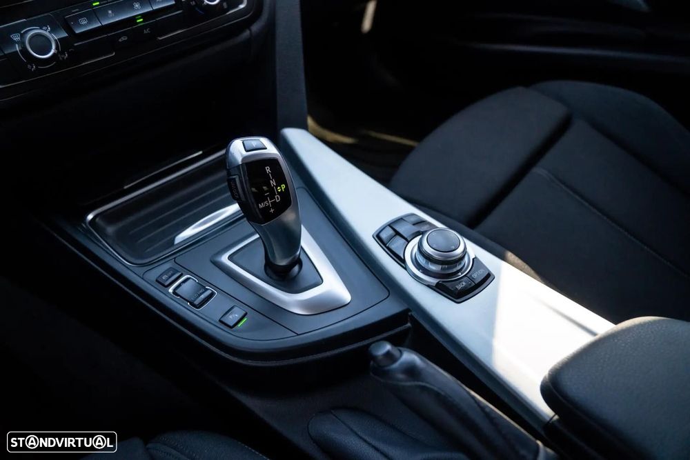 BMW 320 d Auto Line Sport - 22
