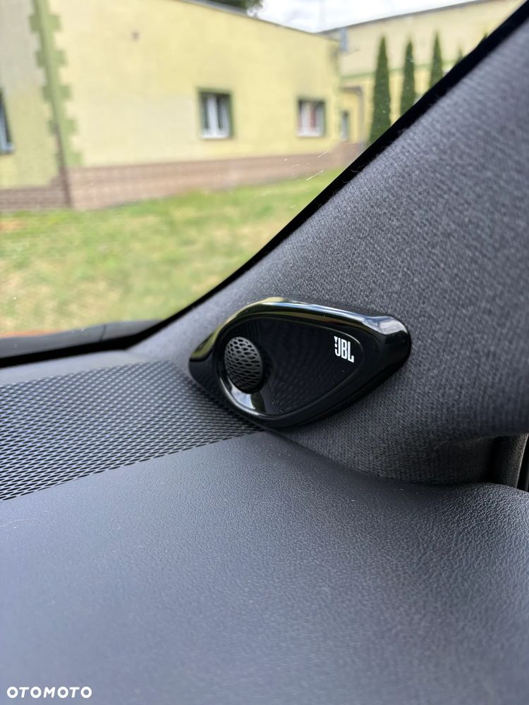 Toyota Corolla 2.0 Hybrid Executive - 9