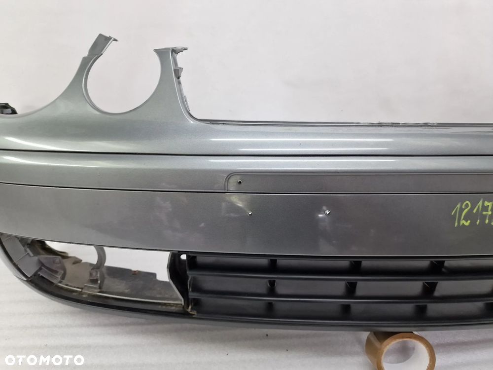 VW POLO OKULAR 02- ŁADNY ZDERZAK PRZEDNI PRZÓD , KOLOR SZARY METALIK , NR 6Q0807221 , NR AUKCJI NZ1217 - 9