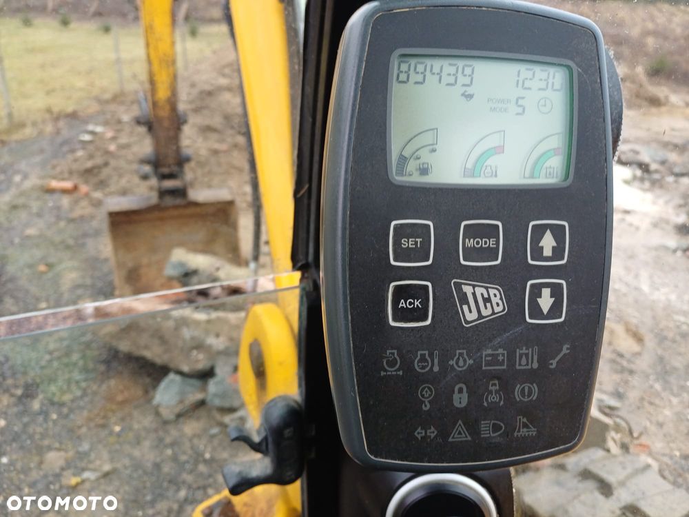 JCB 8085 - 2