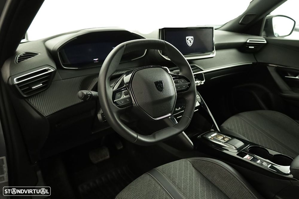 Peugeot 2008 1.2 PureTech Allure EAT8 - 7