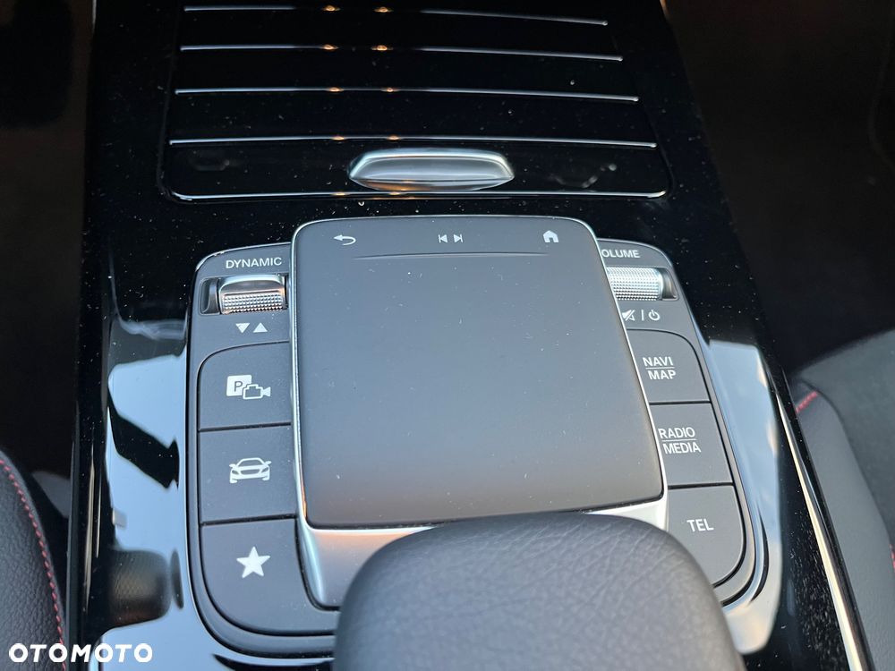 Mercedes-Benz CLA 200 AMG Line 7G-DCT - 26
