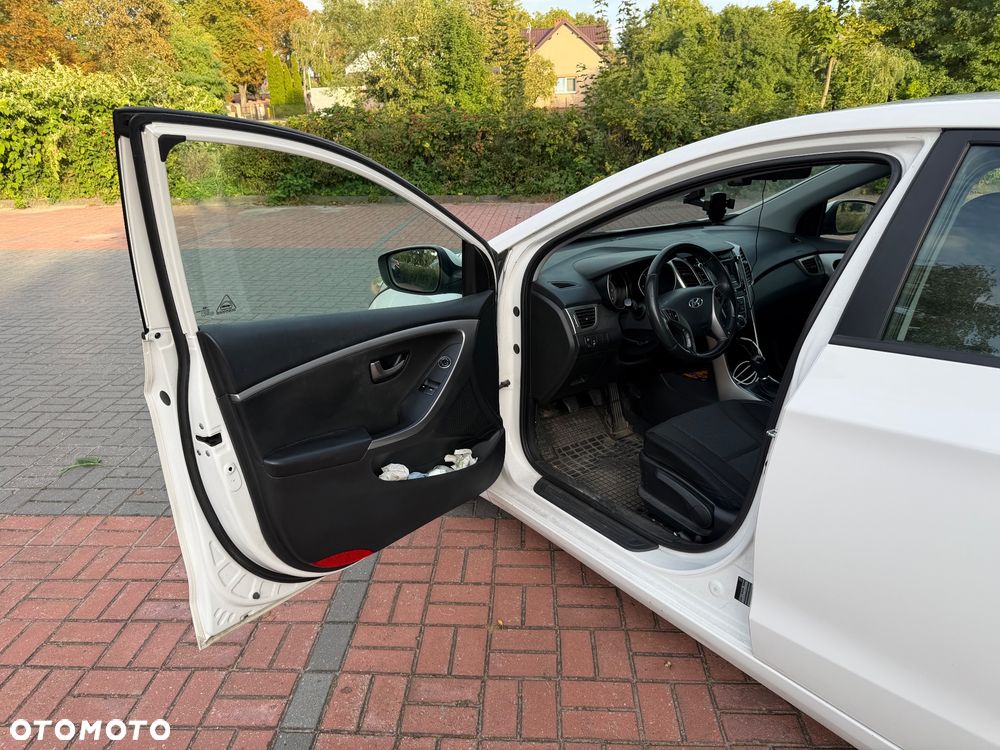 Hyundai i30 1.6 CRDi Classic + - 21
