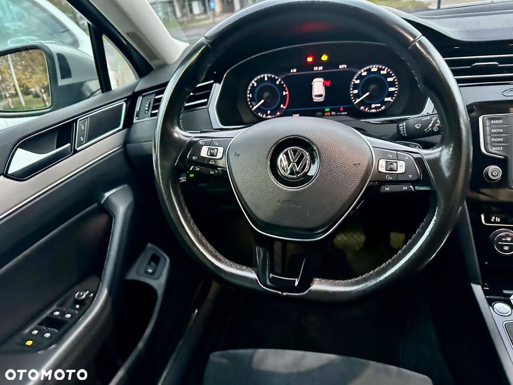 Volkswagen Passat 2.0 TDI BMT 4Mot Highline DSG - 14