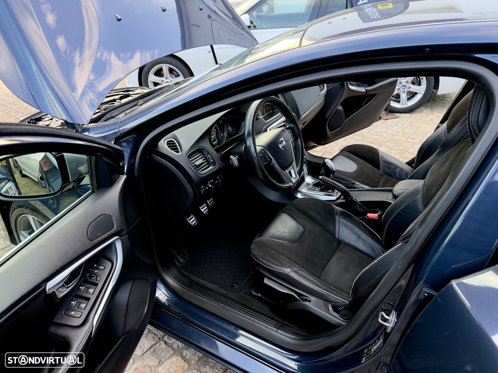Volvo V40 D2 R Design - 39
