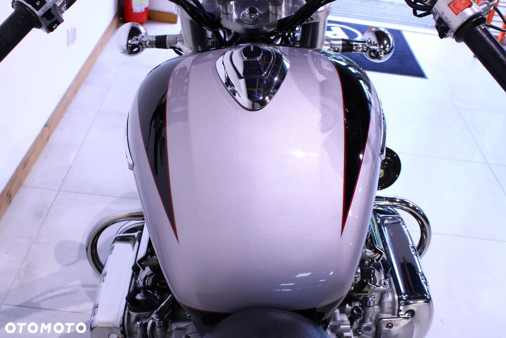 Honda GL - 12