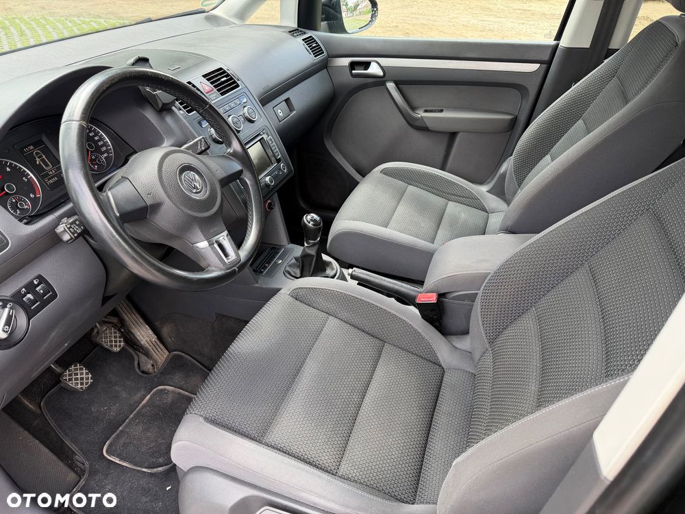 Volkswagen Touran 1.6 TDI DPF BlueMot Comfortline - 6