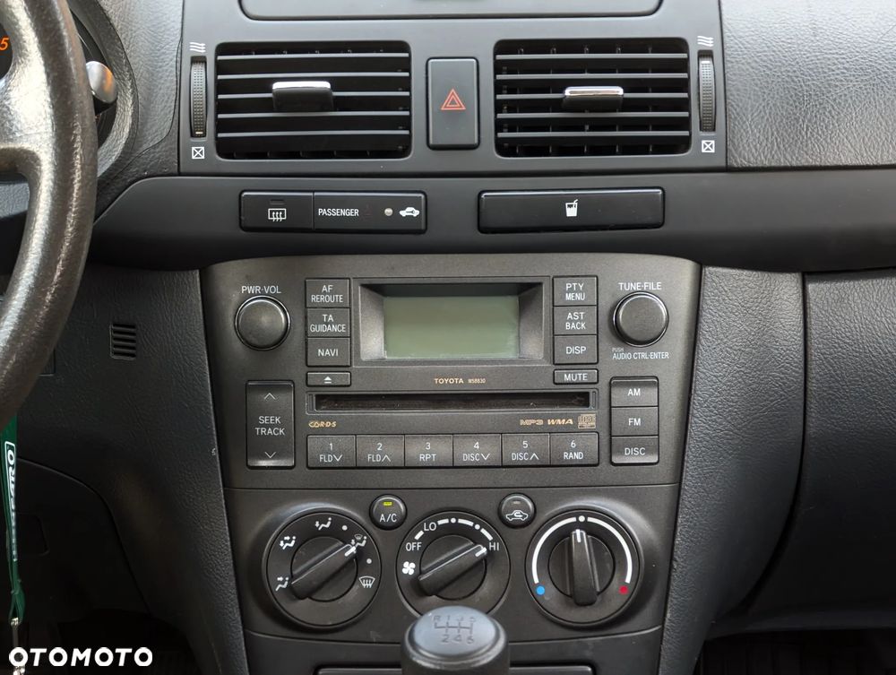 Toyota Avensis 2.0 D-4D Edition - 32