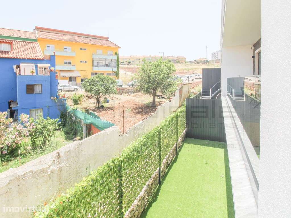 Moradia T4+1 com Jacuzzi - Grande imagem: 3/33