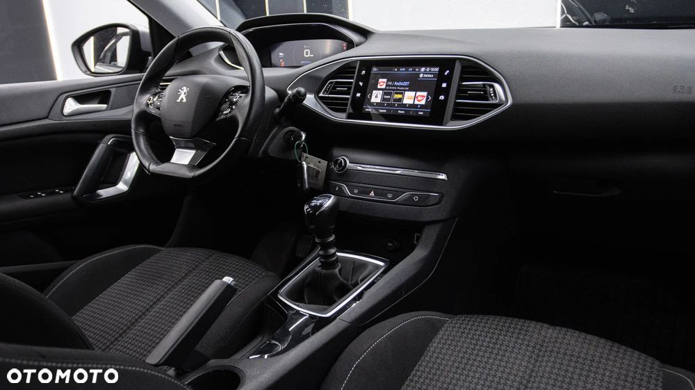 Peugeot 308 1.2 PureTech GPF Active Pack S&S - 16