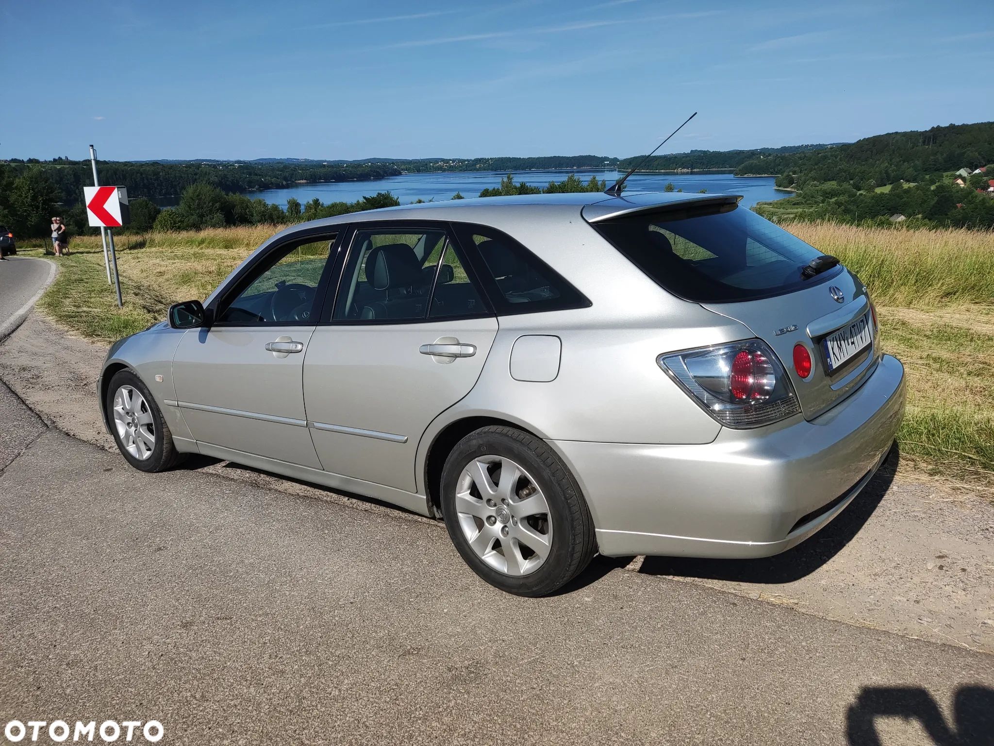 Lexus IS 200 SportCross - 1
