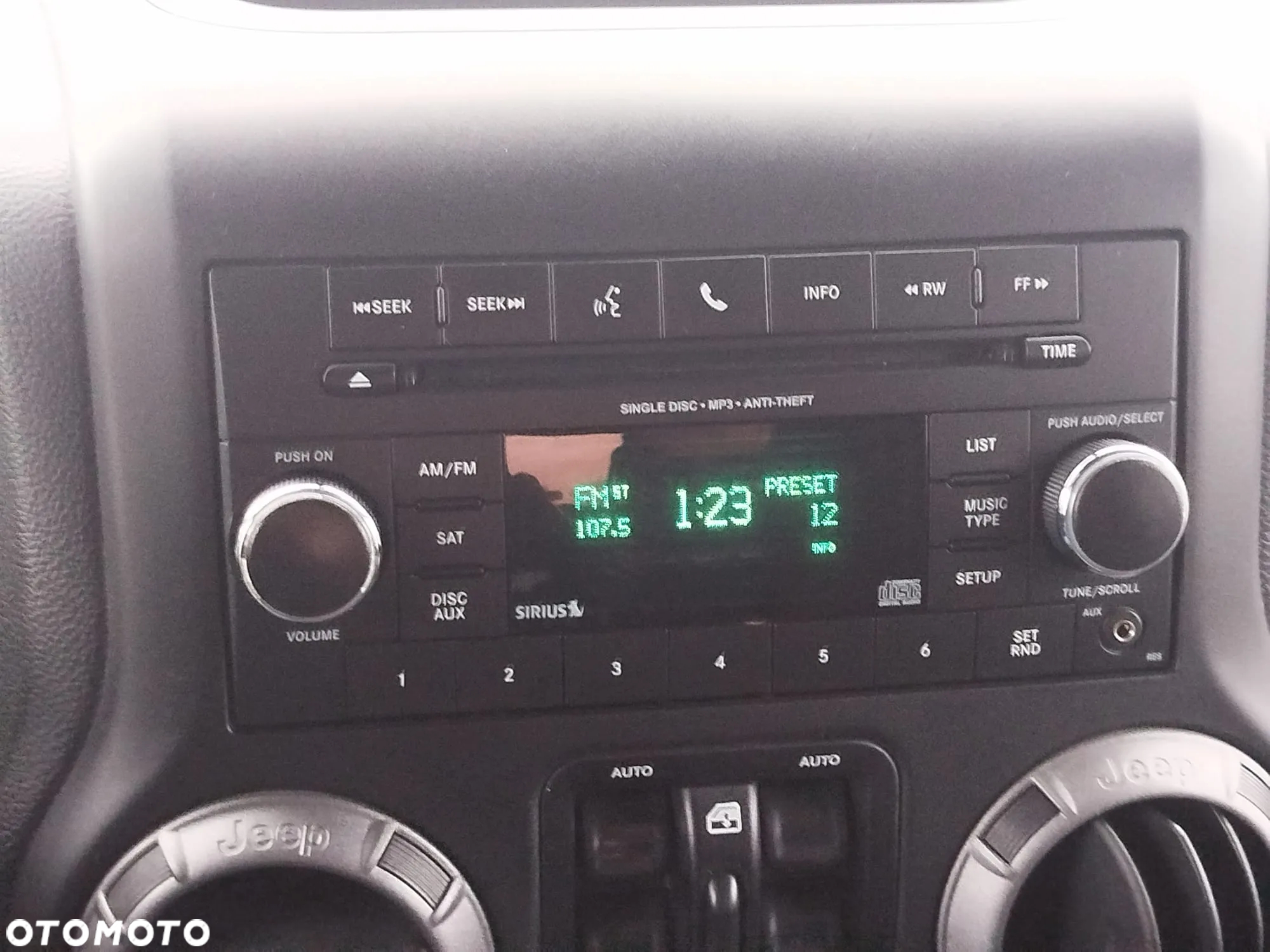 Jeep Wrangler 3.6 Unlim Sahara - 11
